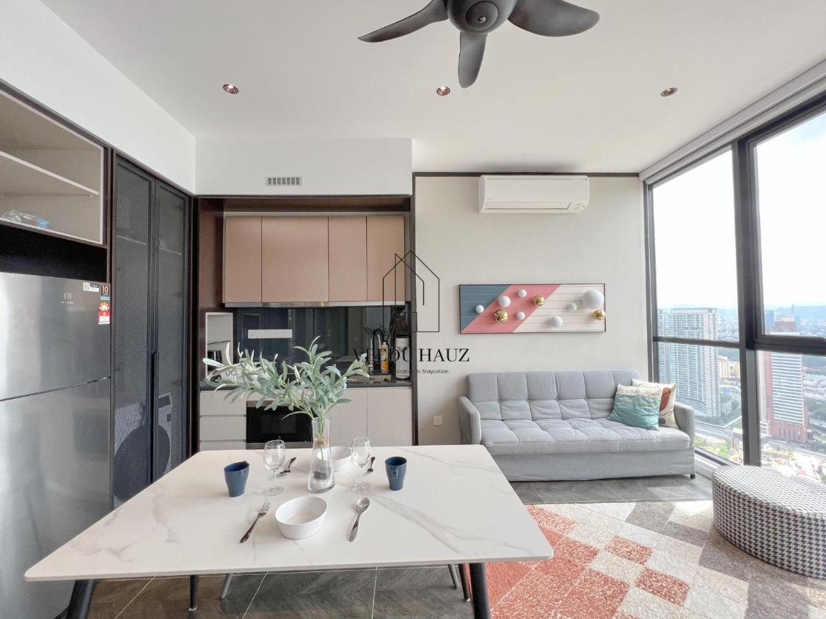 Scarletz Suites At Klcc By Veedu Hauz Kuala Lumpur Ngoại thất bức ảnh