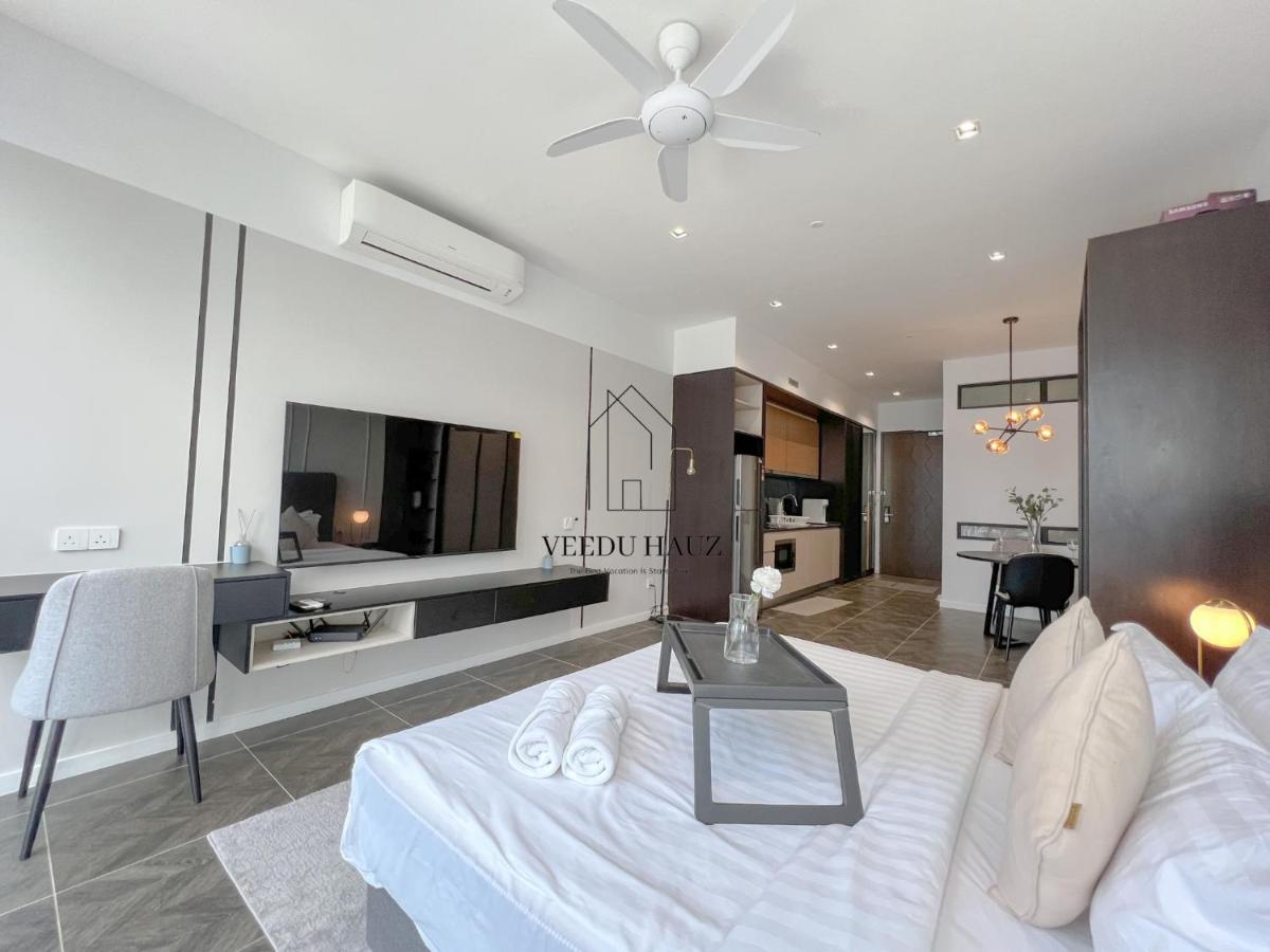 Scarletz Suites At Klcc By Veedu Hauz Kuala Lumpur Ngoại thất bức ảnh