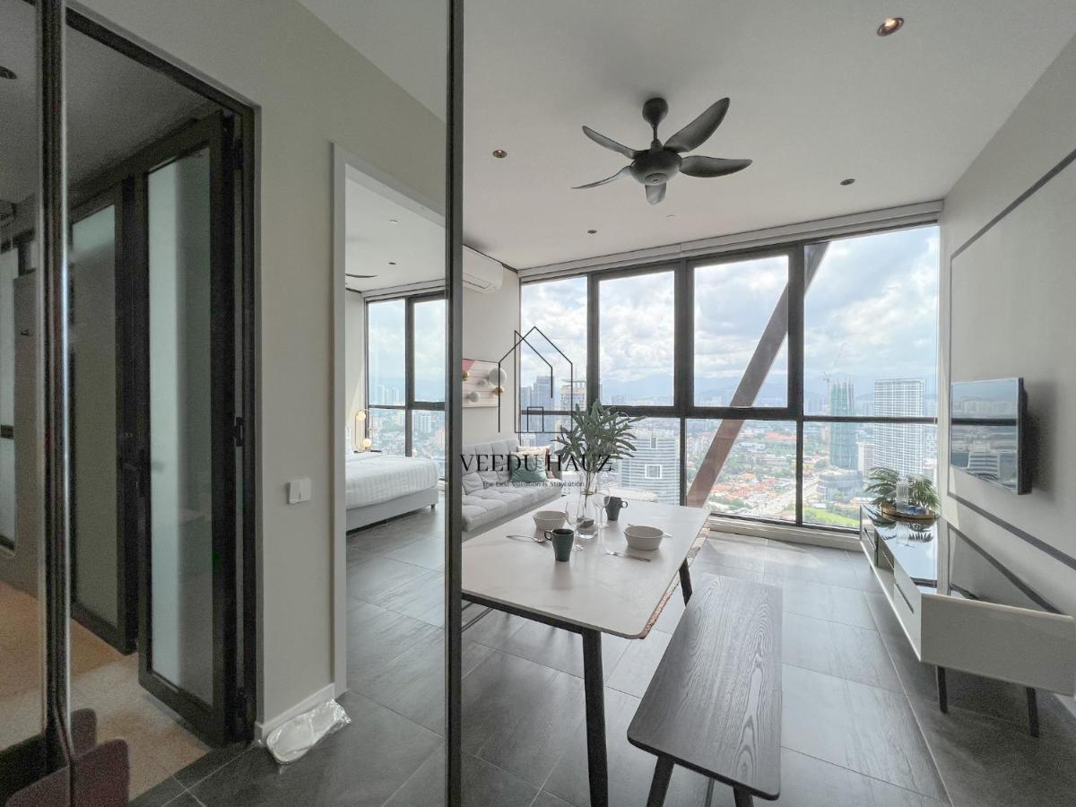 Scarletz Suites At Klcc By Veedu Hauz Kuala Lumpur Ngoại thất bức ảnh