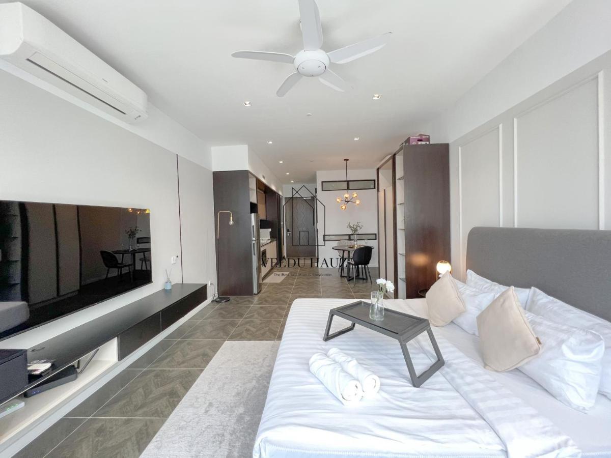 Scarletz Suites At Klcc By Veedu Hauz Kuala Lumpur Ngoại thất bức ảnh