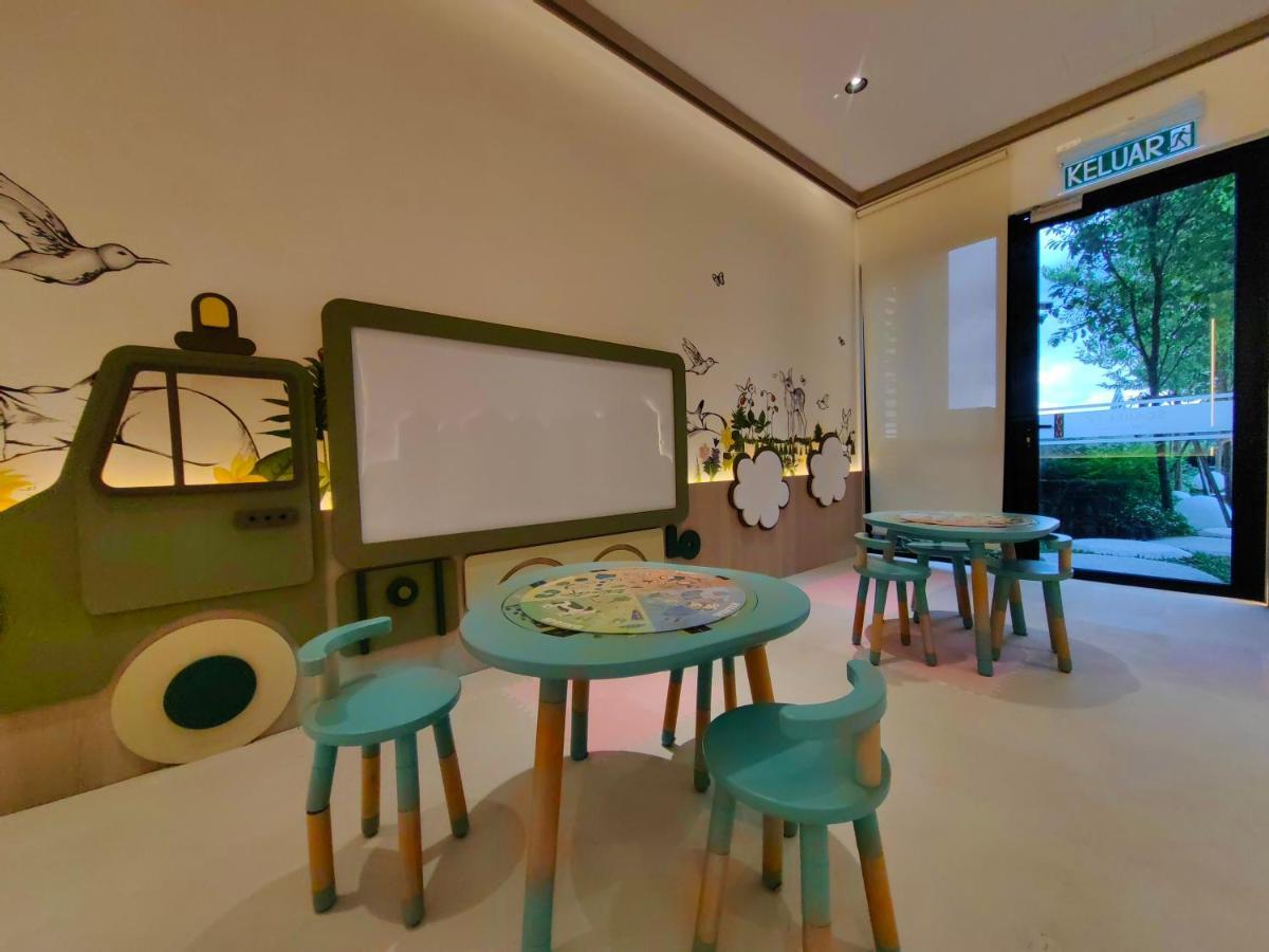 Scarletz Suites At Klcc By Veedu Hauz Kuala Lumpur Ngoại thất bức ảnh